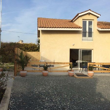 Le village Neulles Extérieur photo